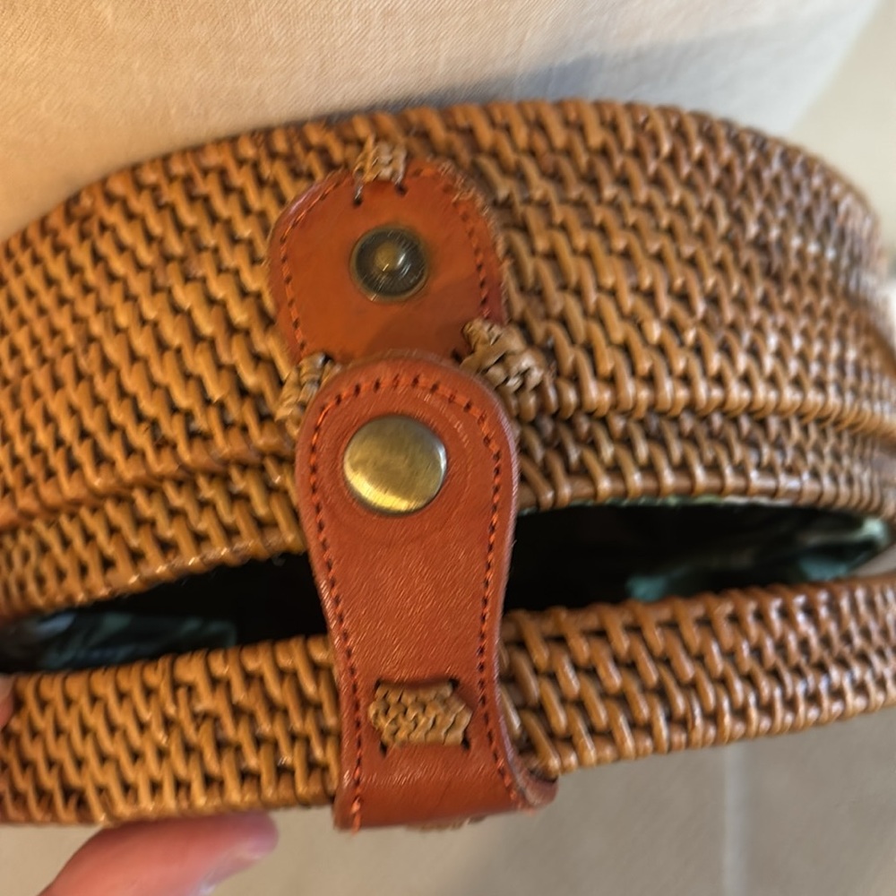 Poppy and Sage Iris Bag Hand Woven Rattan and Leather - Picture 4 of 7